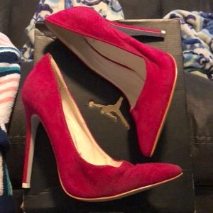 Casual fuchsia pumps